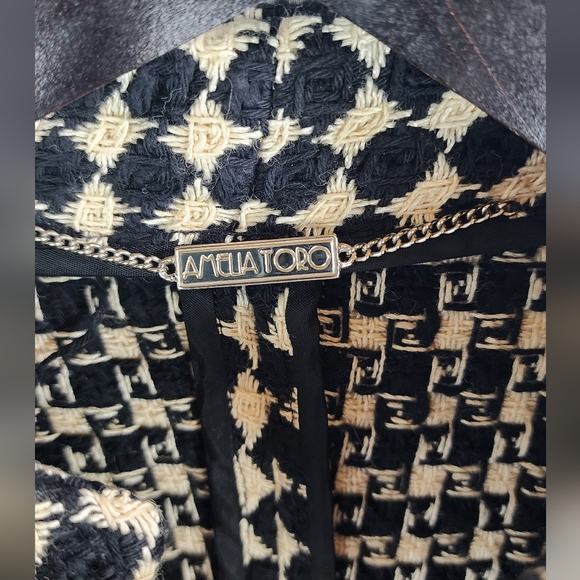 Designer Amelia Toro 100% wool jacket top with short sleeves size 8 - Picture 6 of 8